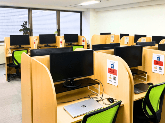 IT特化型の就労移行支援事業所manaby（マナビー）の事業所内の様子